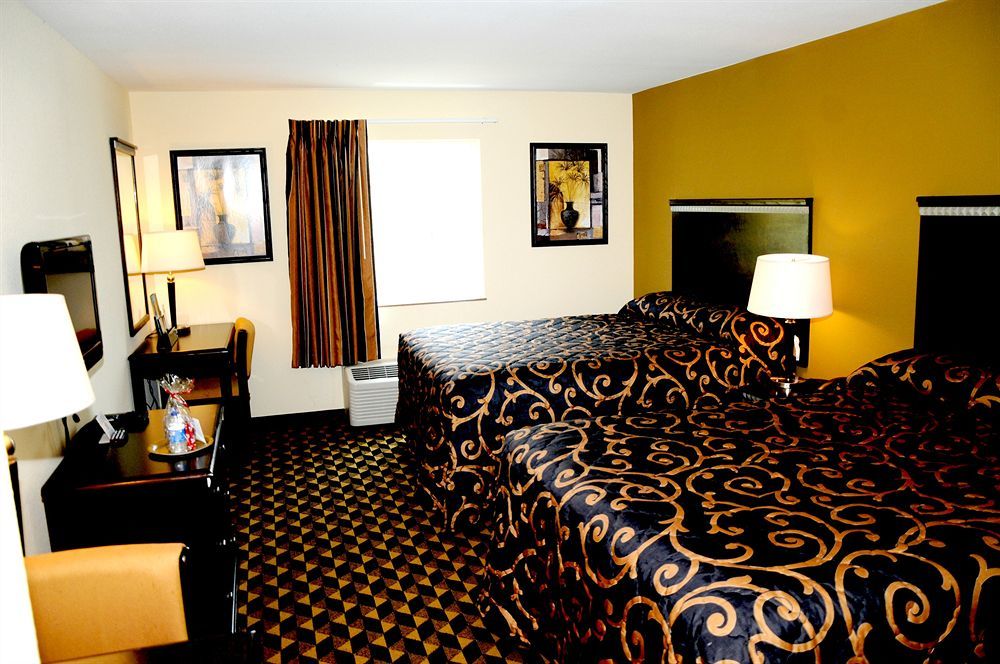 Best Way Inn Клебърн Екстериор снимка