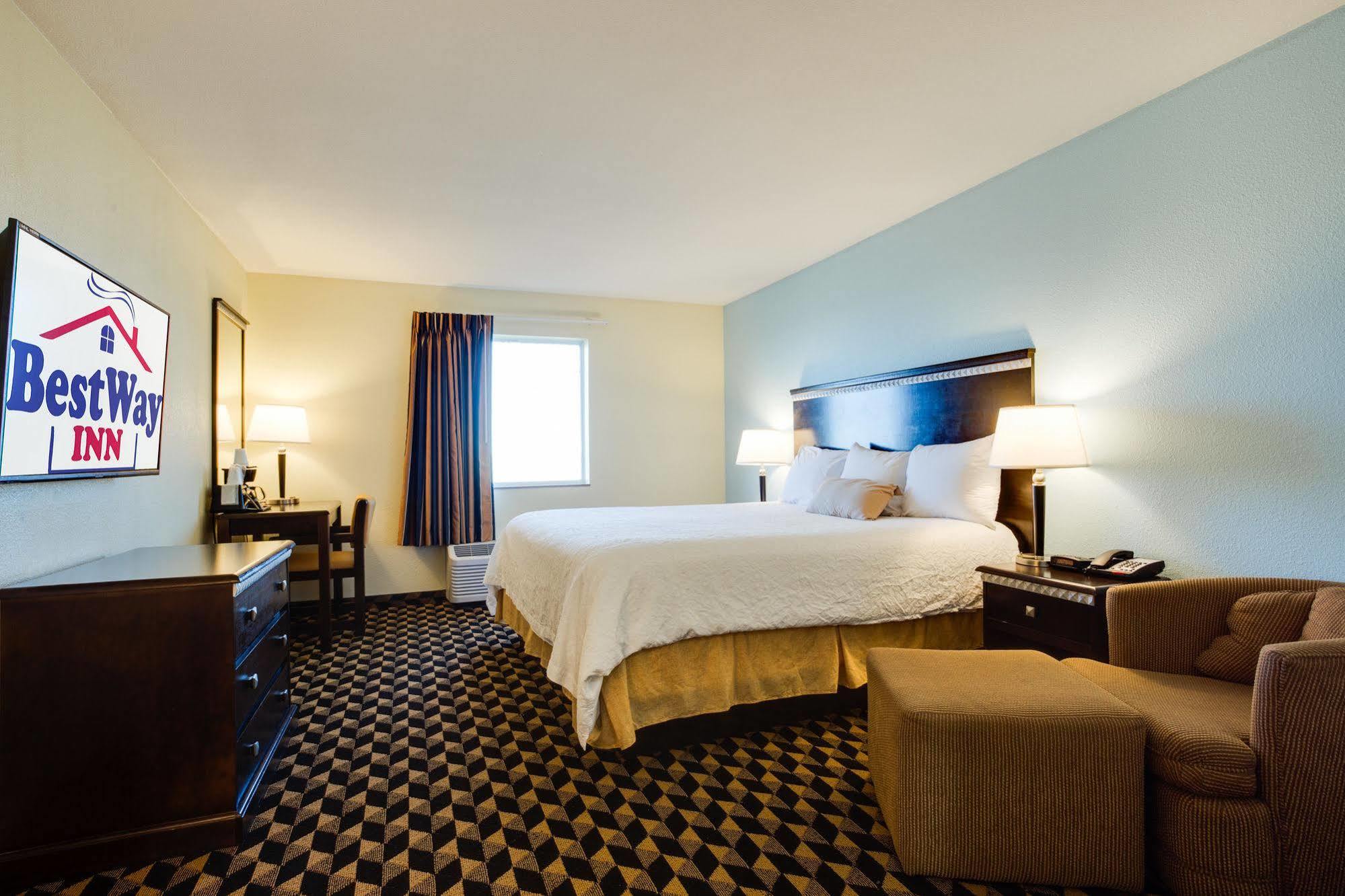 Best Way Inn Клебърн Екстериор снимка