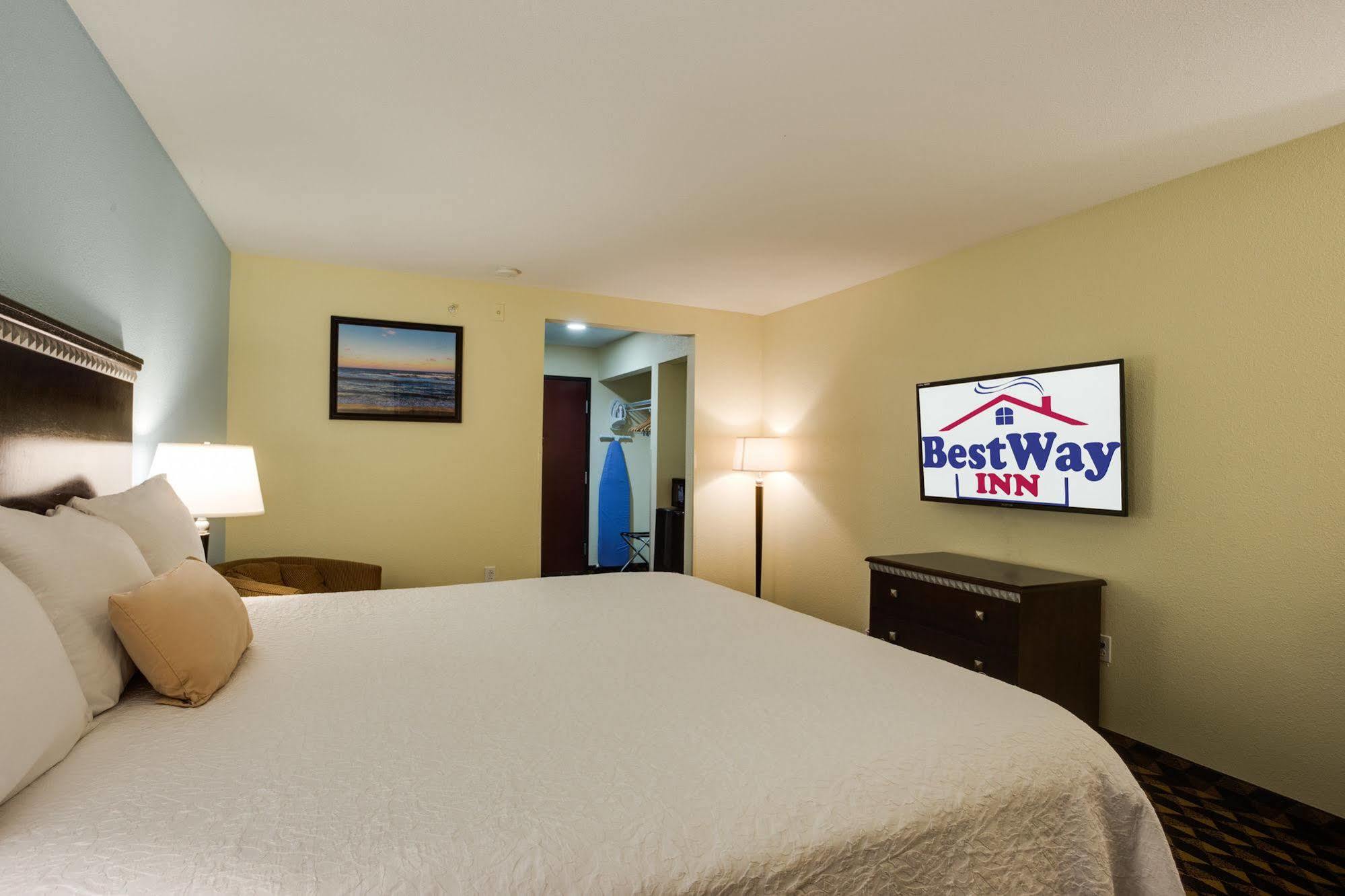 Best Way Inn Клебърн Екстериор снимка