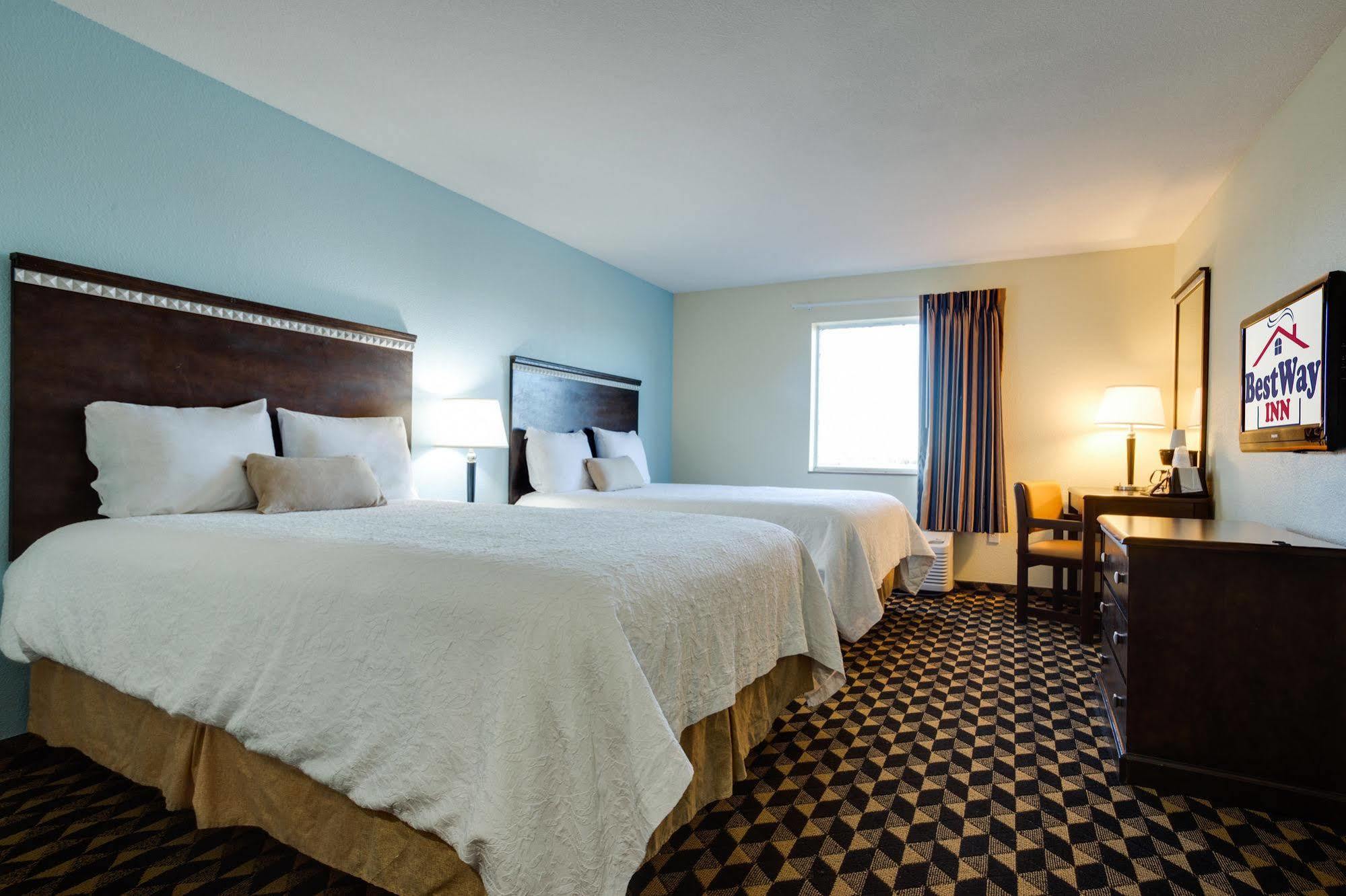 Best Way Inn Клебърн Екстериор снимка