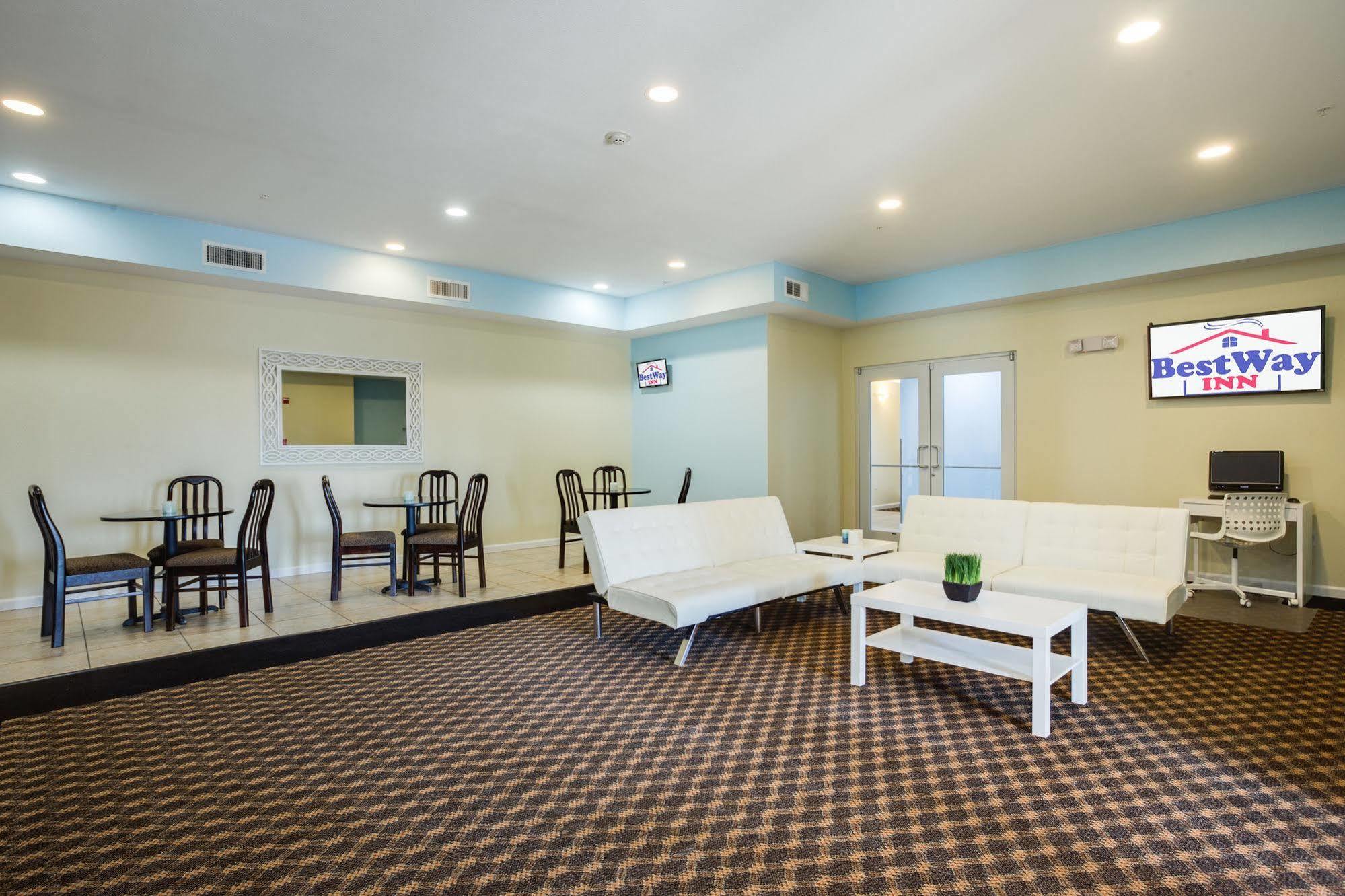 Best Way Inn Клебърн Екстериор снимка